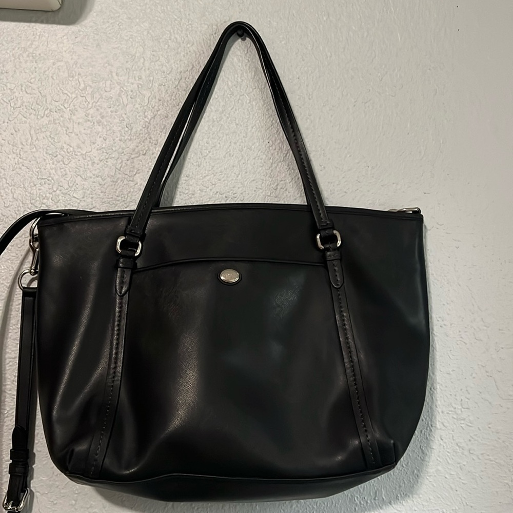 Coach tote with zipper and strap extender